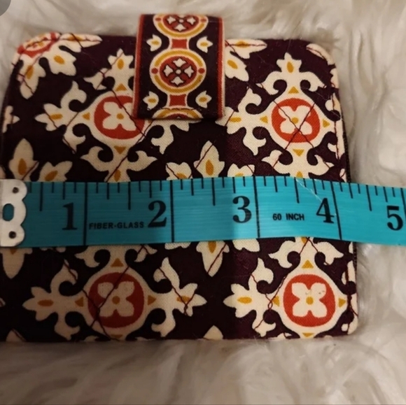 Vera Medallion‎ wallet NWT - Picture 6 of 6